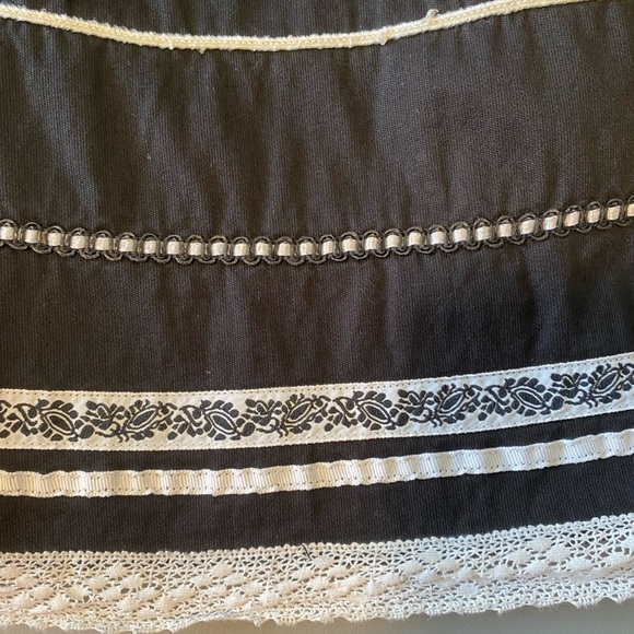😍2/$20 Boho Sz 4 Black Cotton White Ribbon & Lace Embellished Midi Skirt - Picture 5 of 7